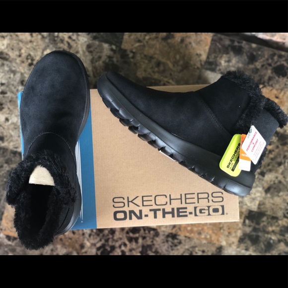 NEW Skechers Women's On The Go Joy Winter Boots - Picture 7 of 9